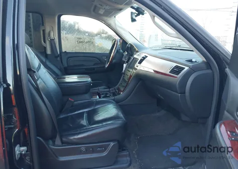 2009 Cadillac Escalade Standard from USA, damaged, VIN 1GYFK13249R246494